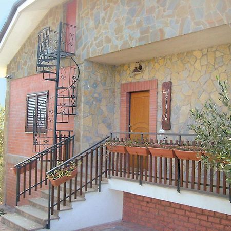 Gasthaus Casale Il Gheppio Laureana Cilento Exterior foto