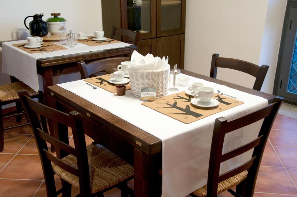 Gasthaus Casale Il Gheppio Laureana Cilento Exterior foto