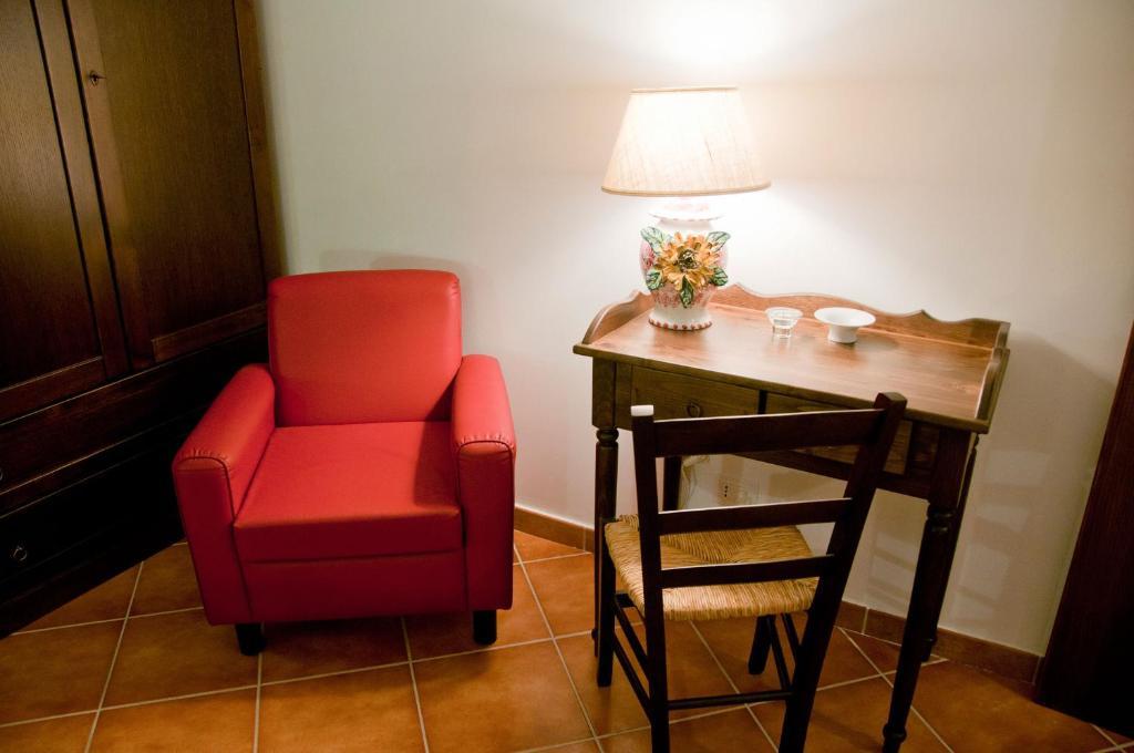 Gasthaus Casale Il Gheppio Laureana Cilento Zimmer foto