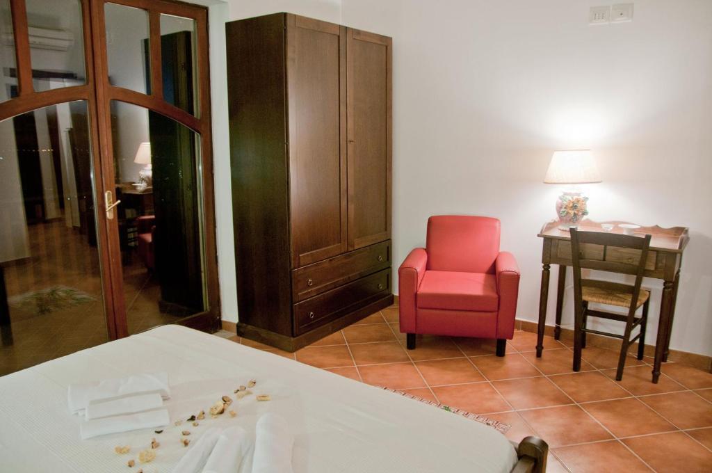 Gasthaus Casale Il Gheppio Laureana Cilento Zimmer foto