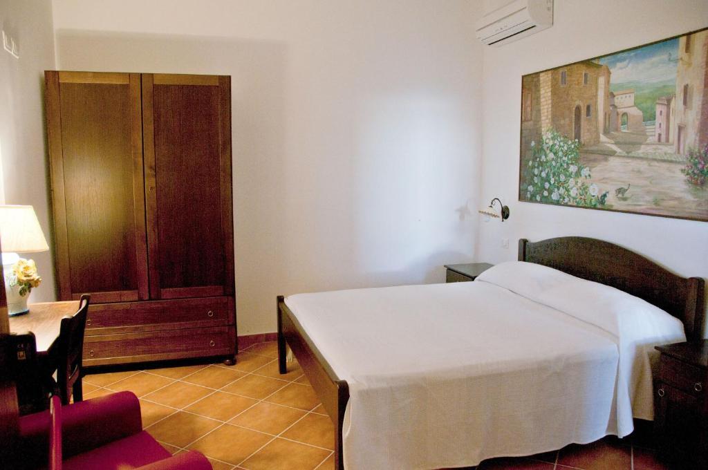 Gasthaus Casale Il Gheppio Laureana Cilento Zimmer foto