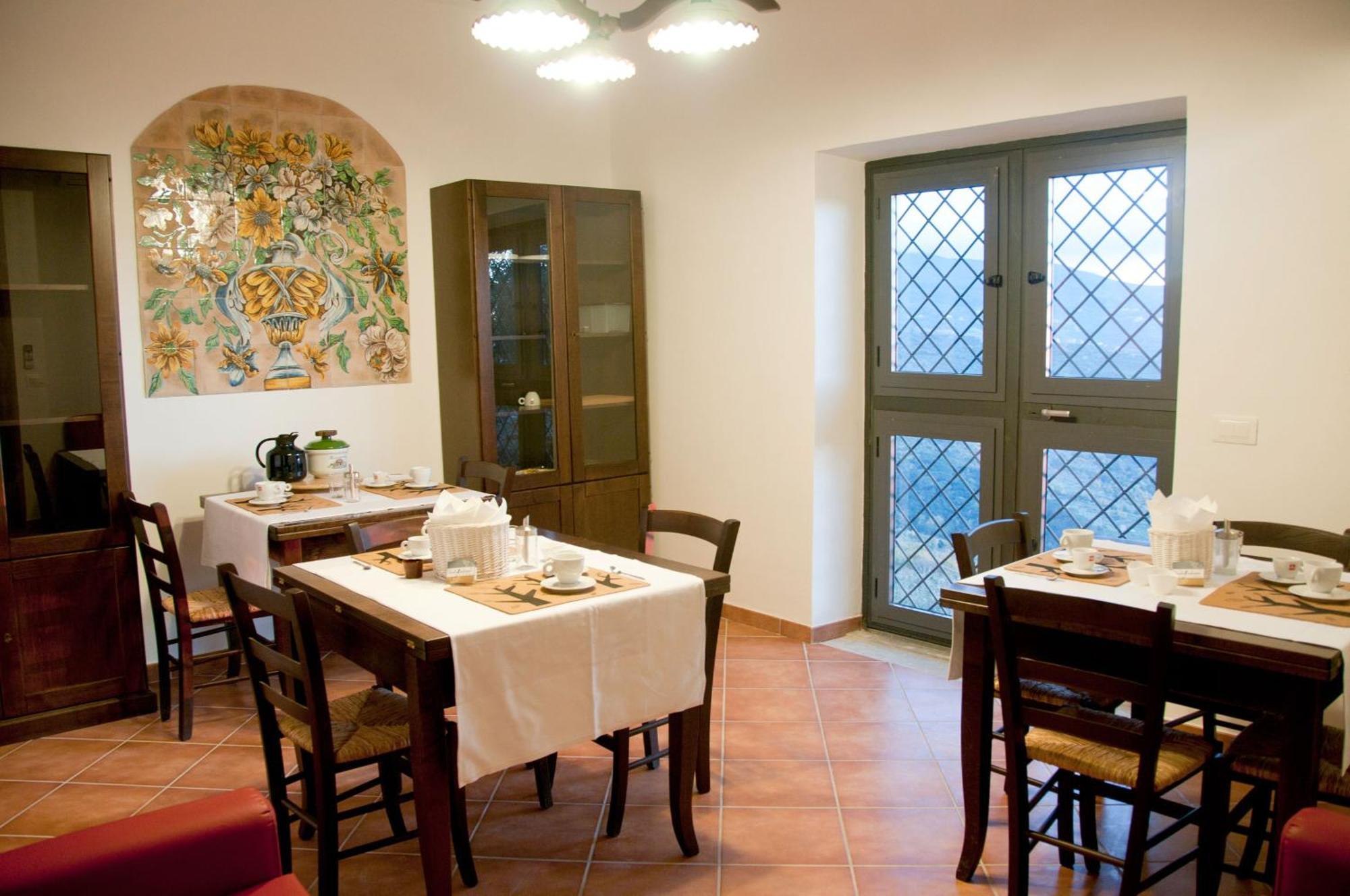 Gasthaus Casale Il Gheppio Laureana Cilento Exterior foto